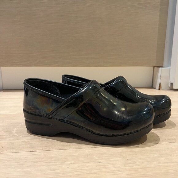 Dansko Clogs (Petrol Patent Leather in Size 39) - Picture 1 of 4